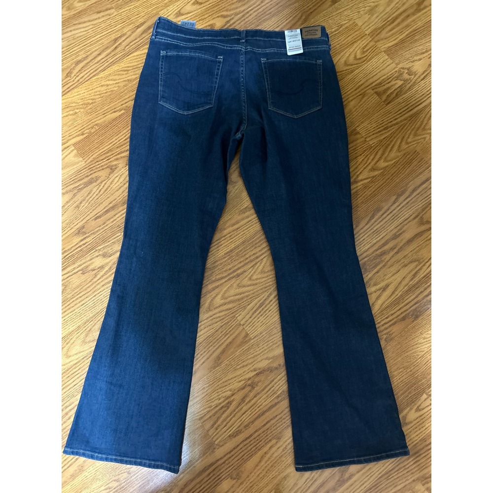 Signature by Levi Strauss Mid Rise Bootcut Jeans Dark Wash 16M W33 L32 NEW - Picture 4 of 5